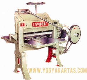 mesin potong kertas DQ 201 emboss_timbul